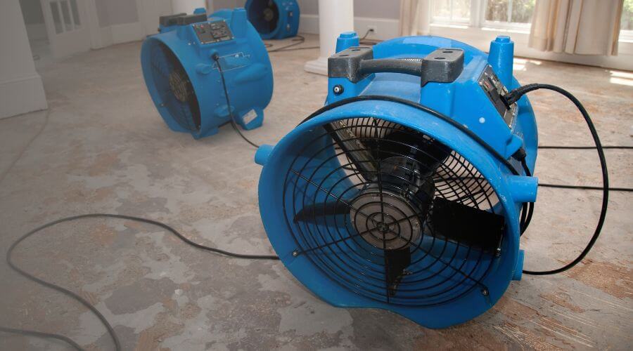 Why choose water damage restoration service for commercial flood cleanup in San Francisco